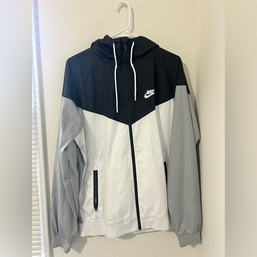 Nike Men's Black, Gray, and White Windbreaker